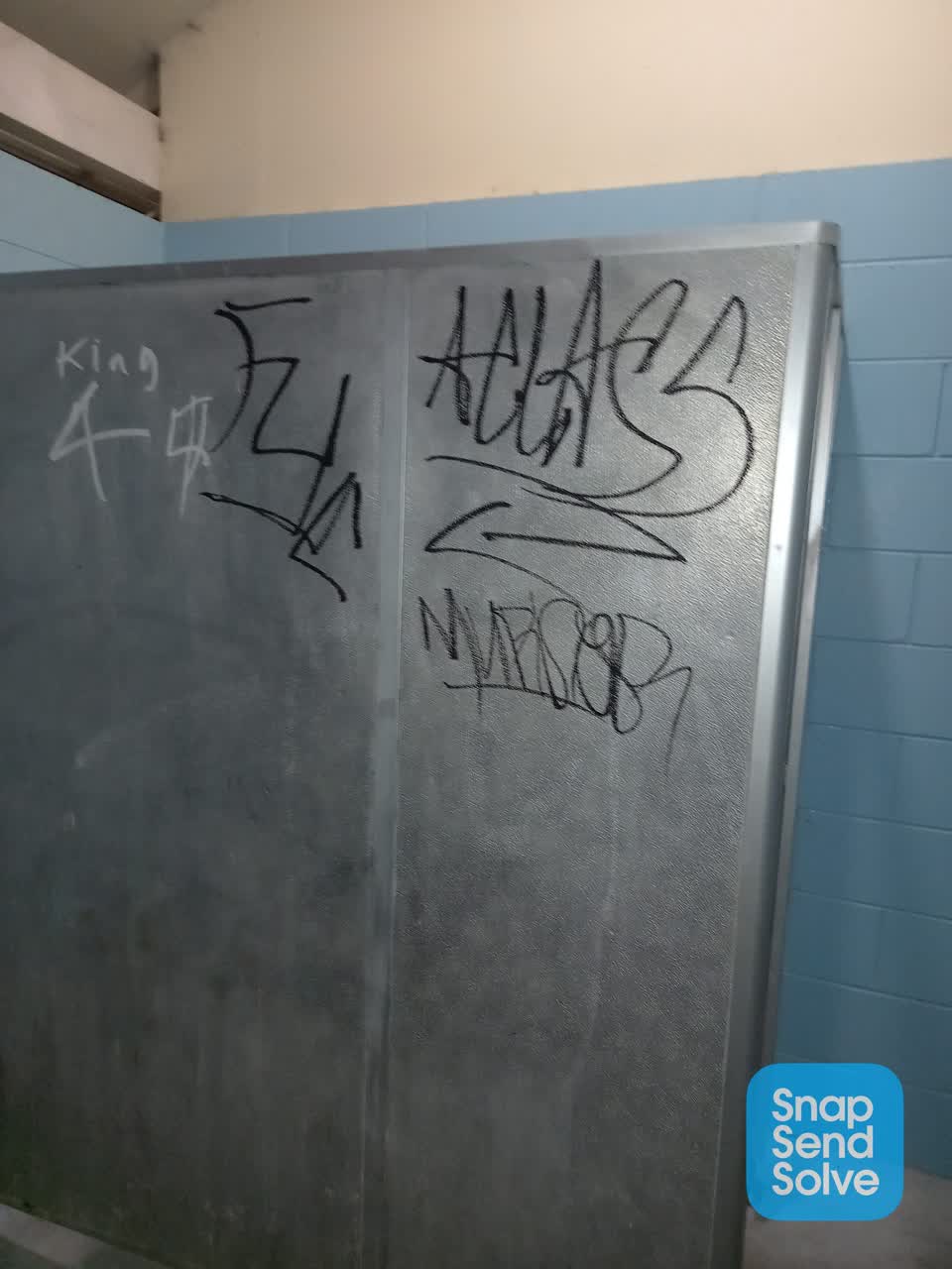 The photograph attached to this graffiti report