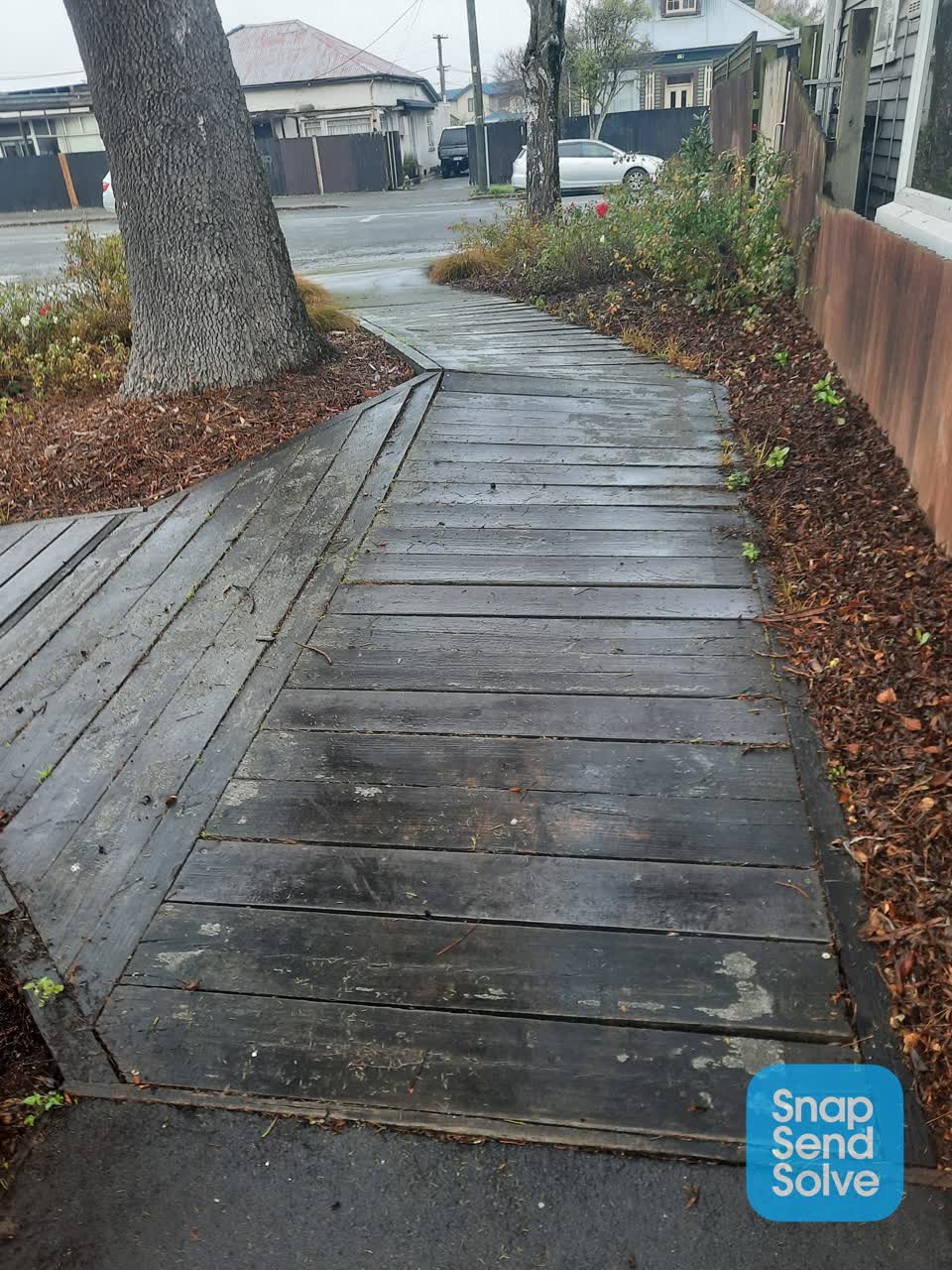 The photograph attached to this roading/streets report