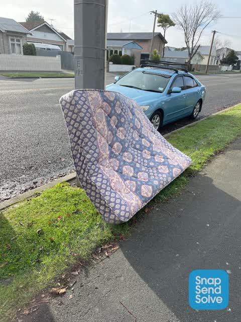 Rubbish/Recycling, a report photo