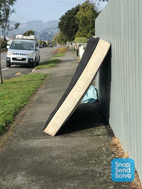 Rubbish/Recycling, a report photo