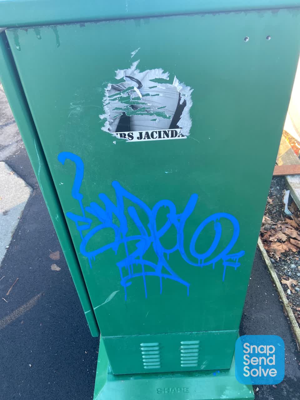 The photograph attached to this graffiti report