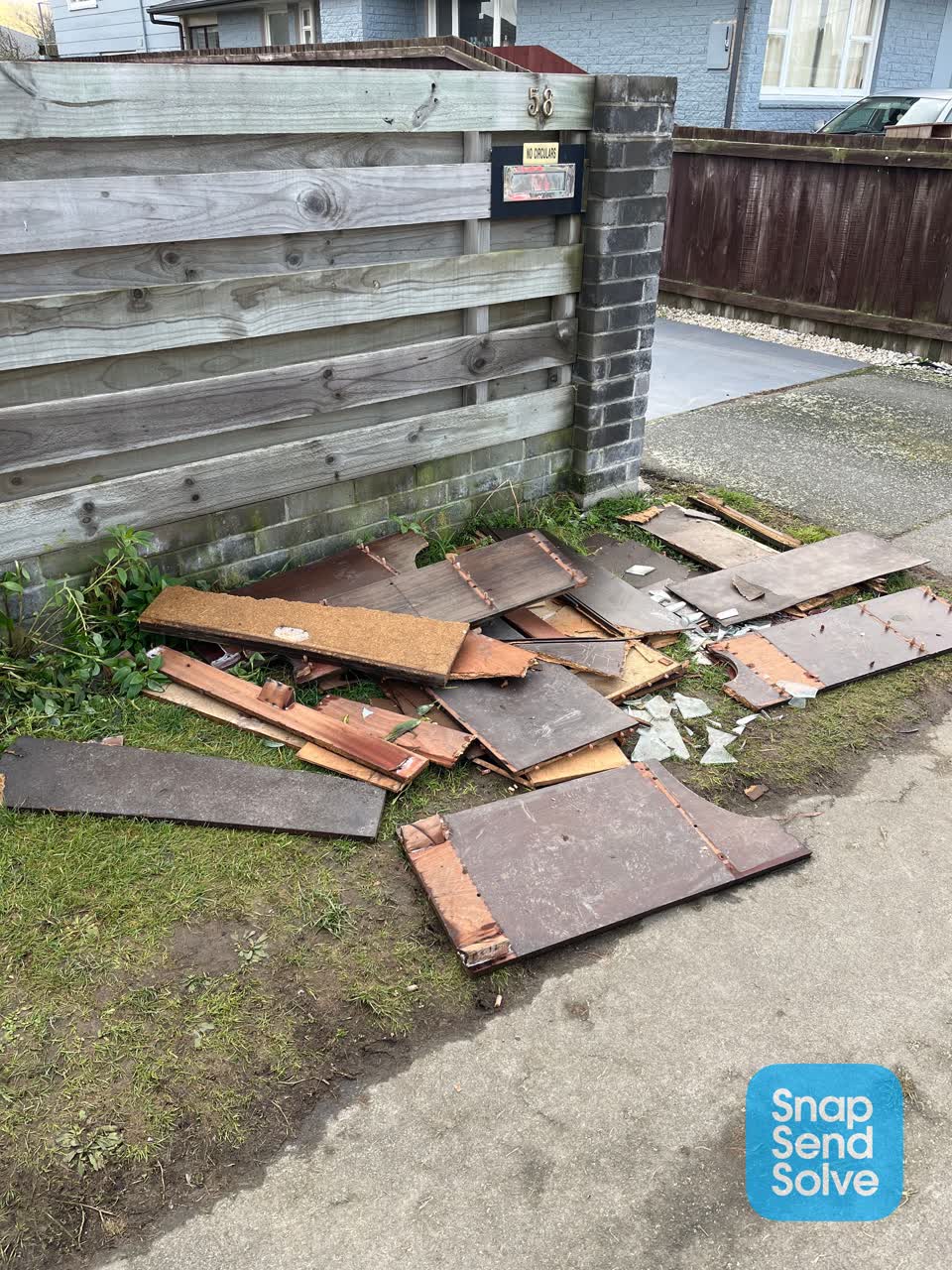 The photograph attached to this rubbish/recycling report
