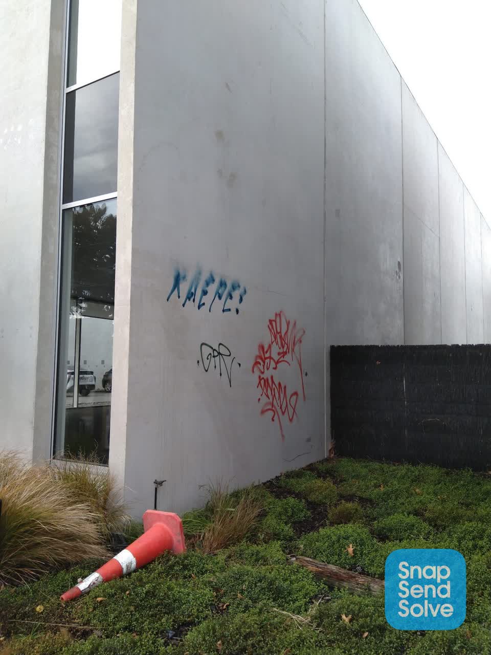 The photograph attached to this graffiti report