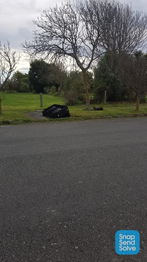 Rubbish/Recycling, a report photo