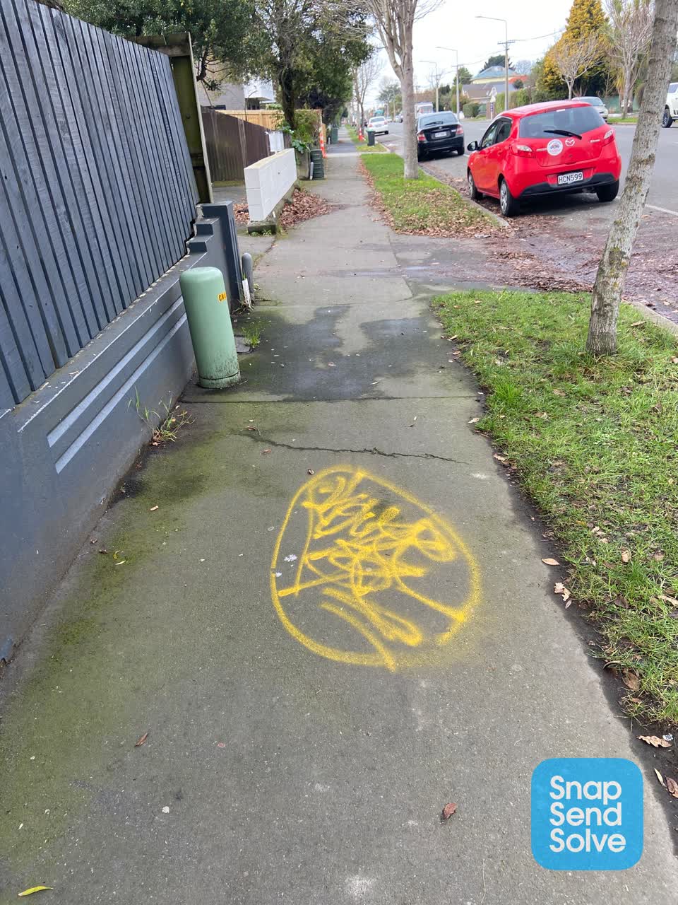 The photograph attached to this graffiti report