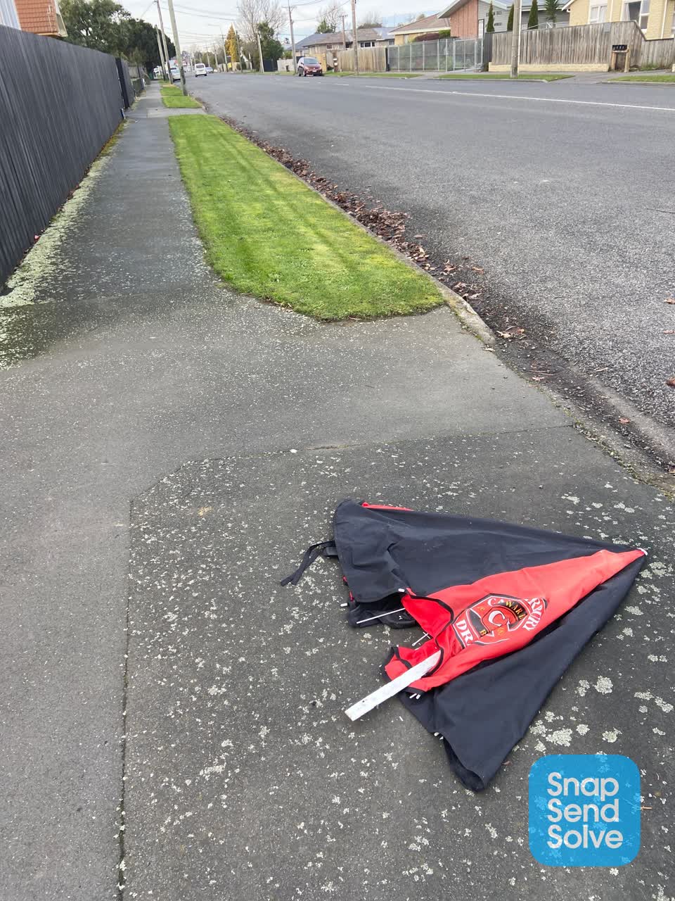 The photograph attached to this rubbish/recycling report