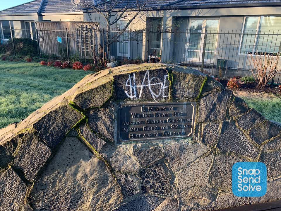 The photograph attached to this graffiti report