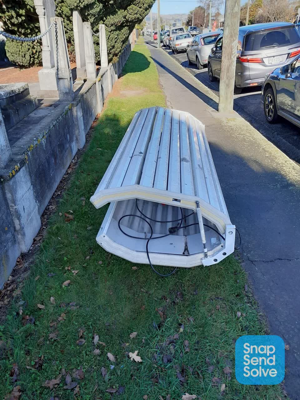 The photograph attached to this rubbish/recycling report