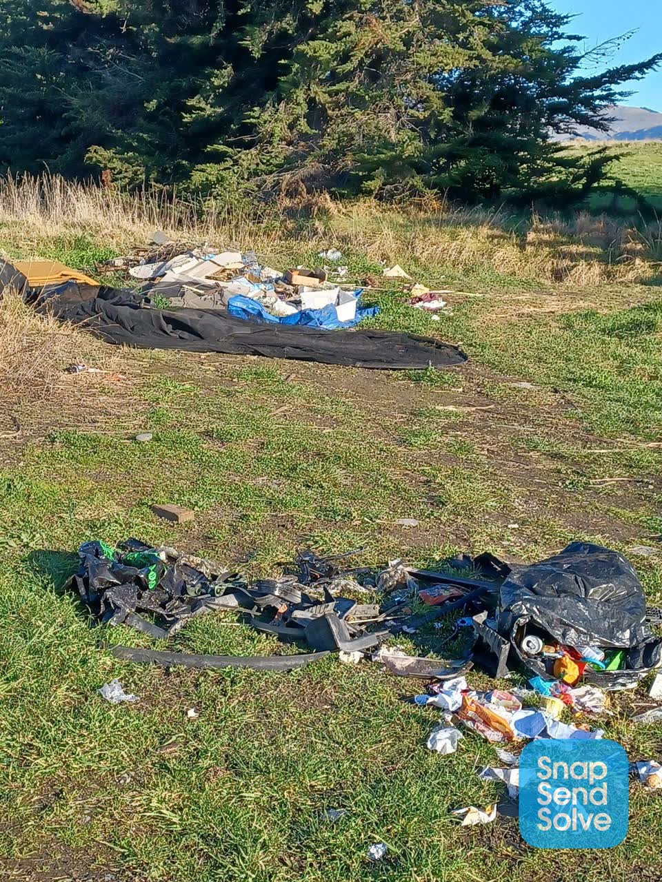The photograph attached to this rubbish/recycling report