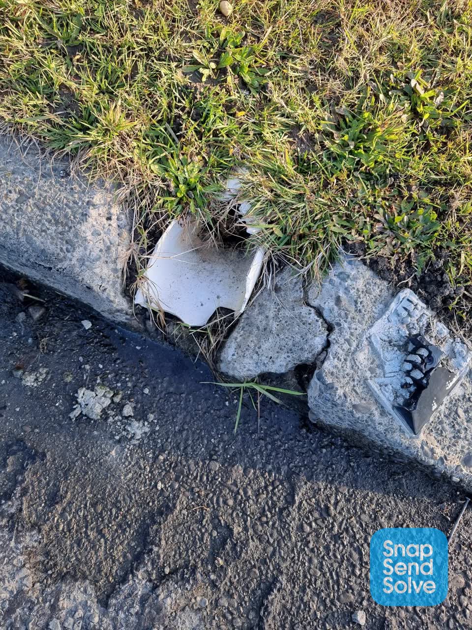 The photograph attached to this roading/streets report