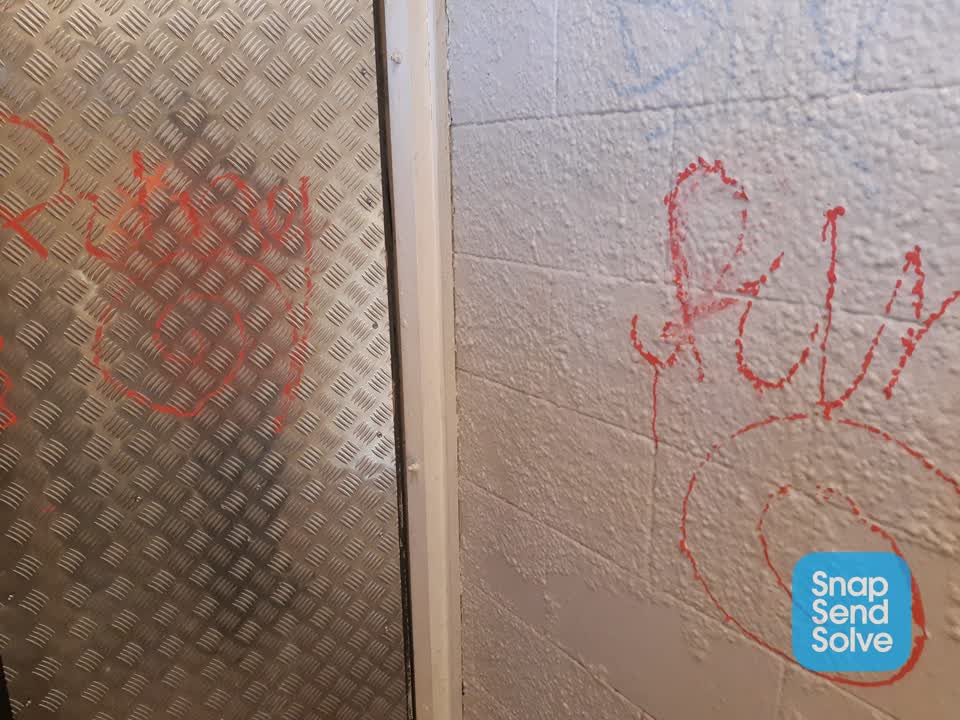 The photograph attached to this graffiti report