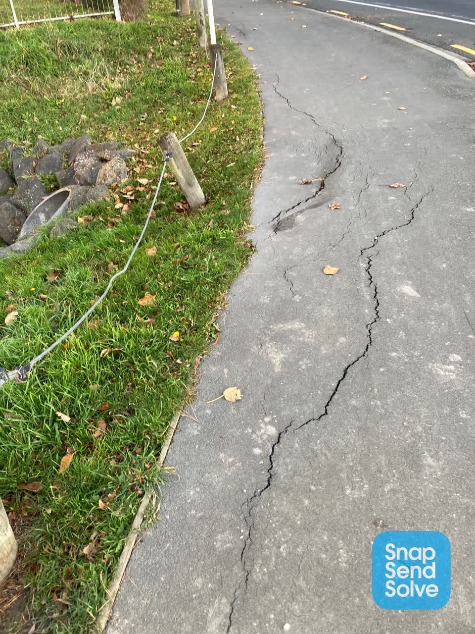 The photograph attached to this roading/streets report