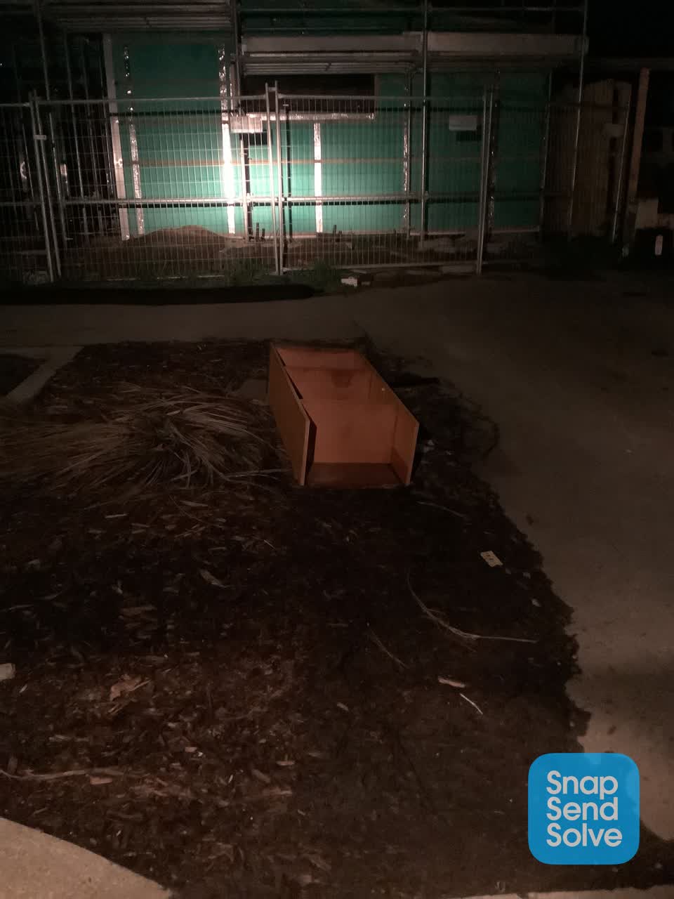 The photograph attached to this rubbish/recycling report