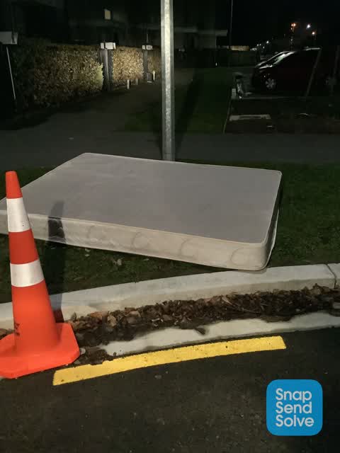Rubbish/Recycling, a report photo