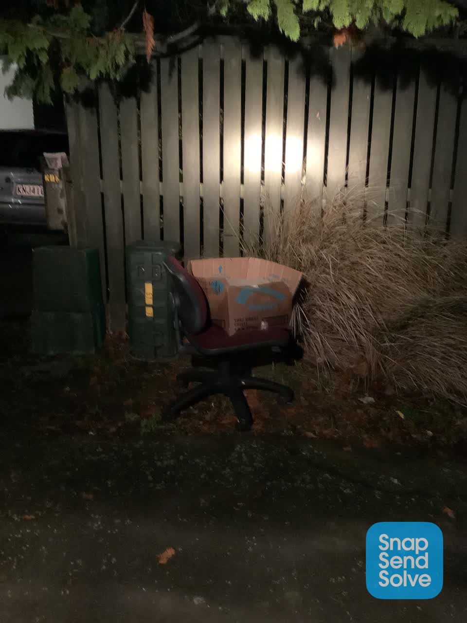The photograph attached to this rubbish/recycling report