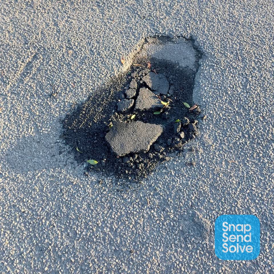 The photograph attached to this roading/streets report