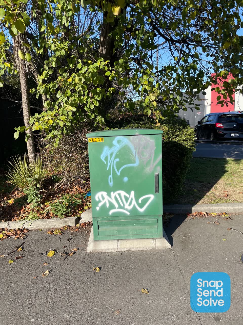 The photograph attached to this graffiti report