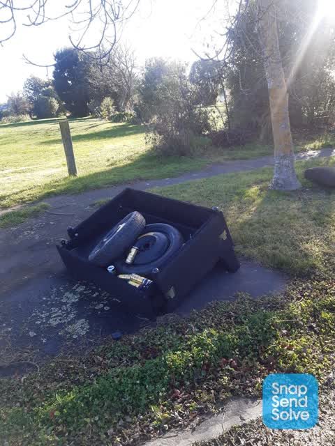 Rubbish/Recycling, a report photo