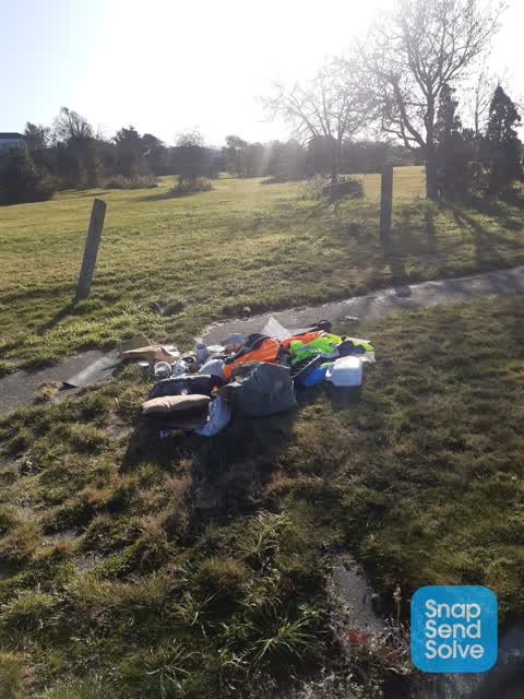 Rubbish/Recycling, a report photo