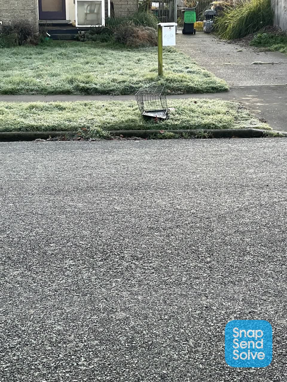 The photograph attached to this rubbish/recycling report