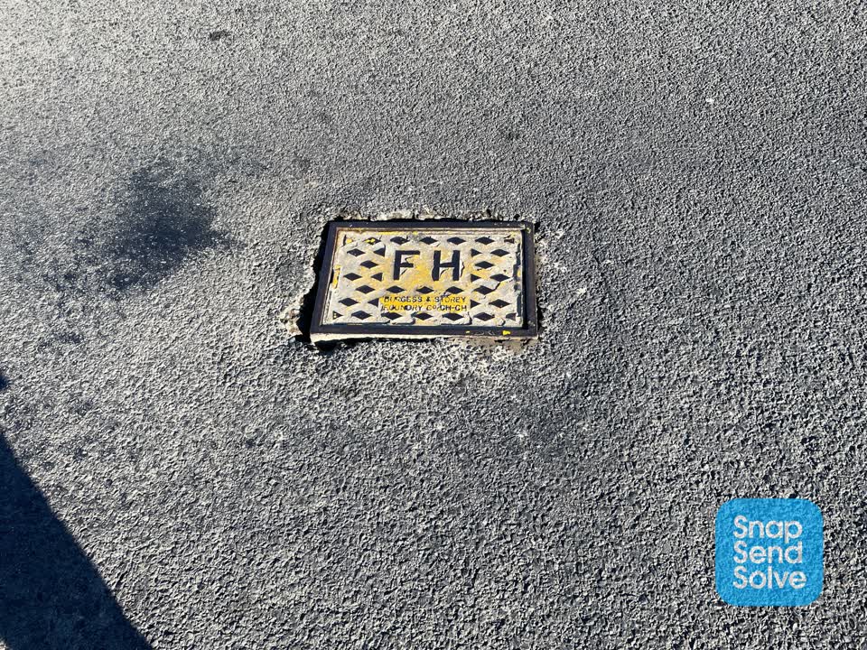 The photograph attached to this roading/streets report