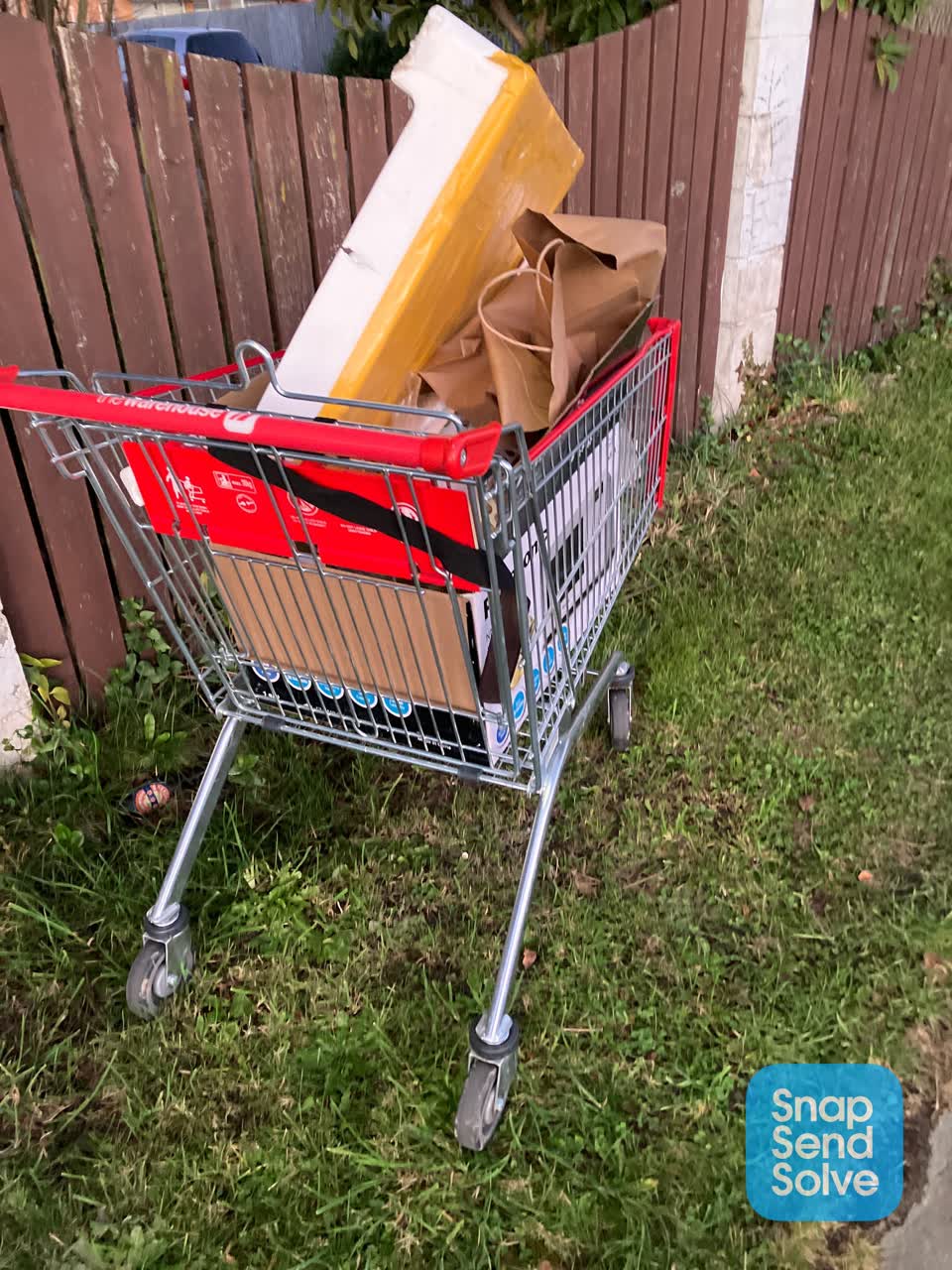 The photograph attached to this rubbish/recycling report