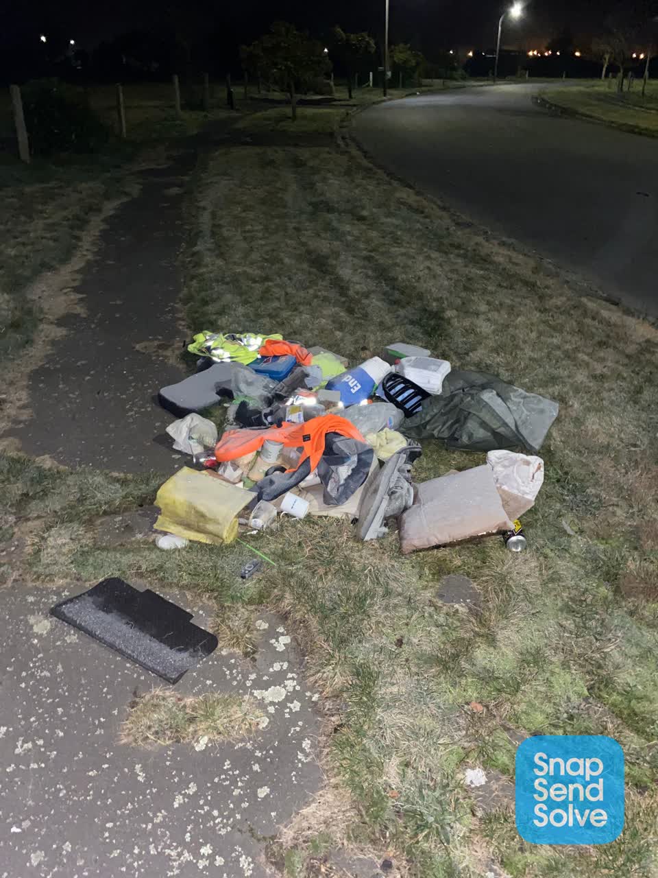 The photograph attached to this rubbish/recycling report