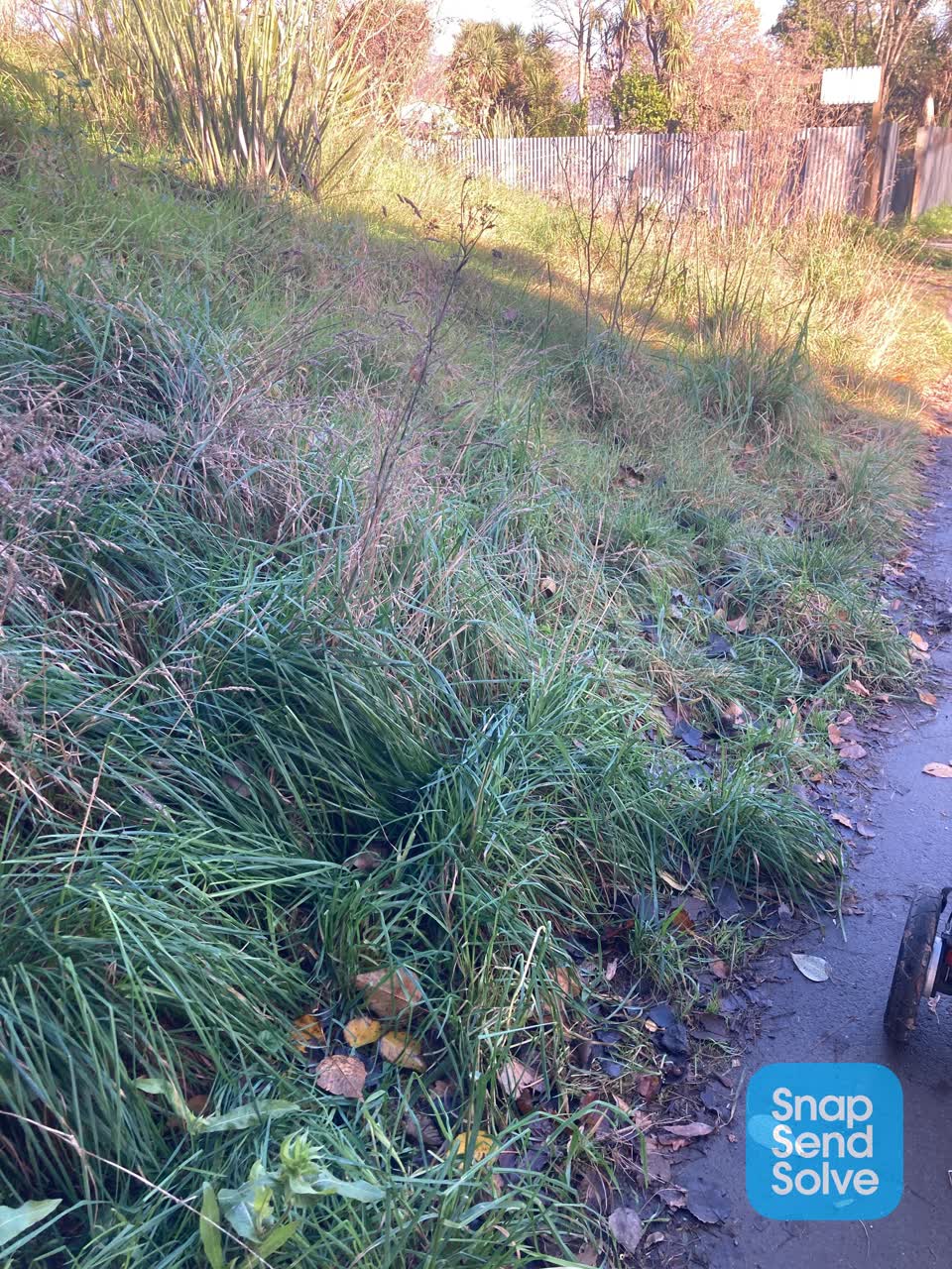 The photograph attached to this roading/streets report