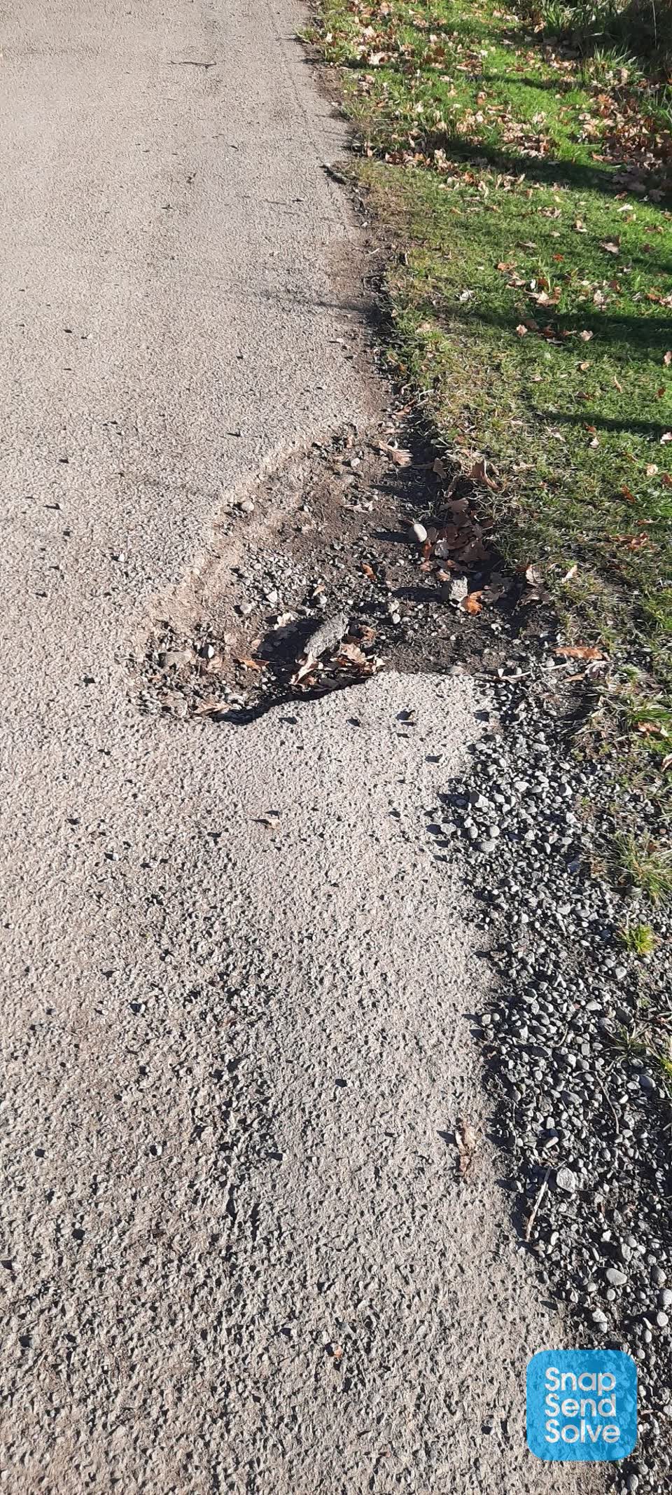 The photograph attached to this roading/streets report