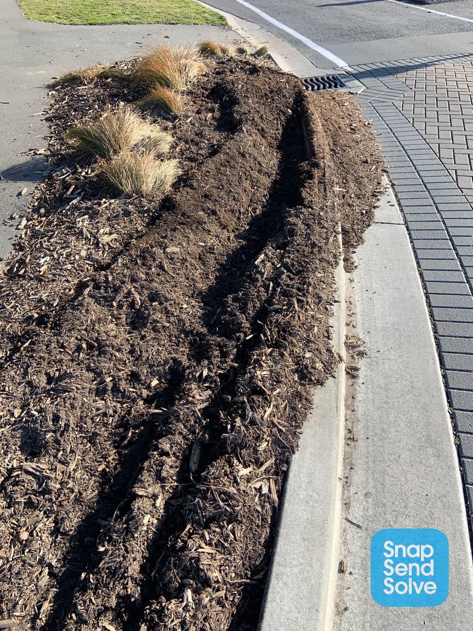 The photograph attached to this roading/streets report