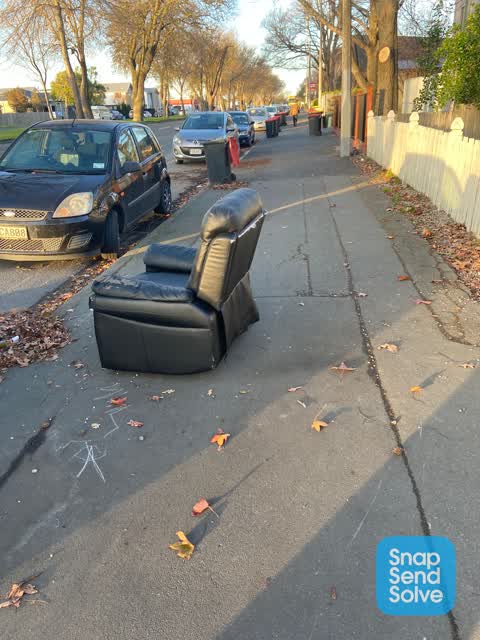 Rubbish/Recycling, a report photo