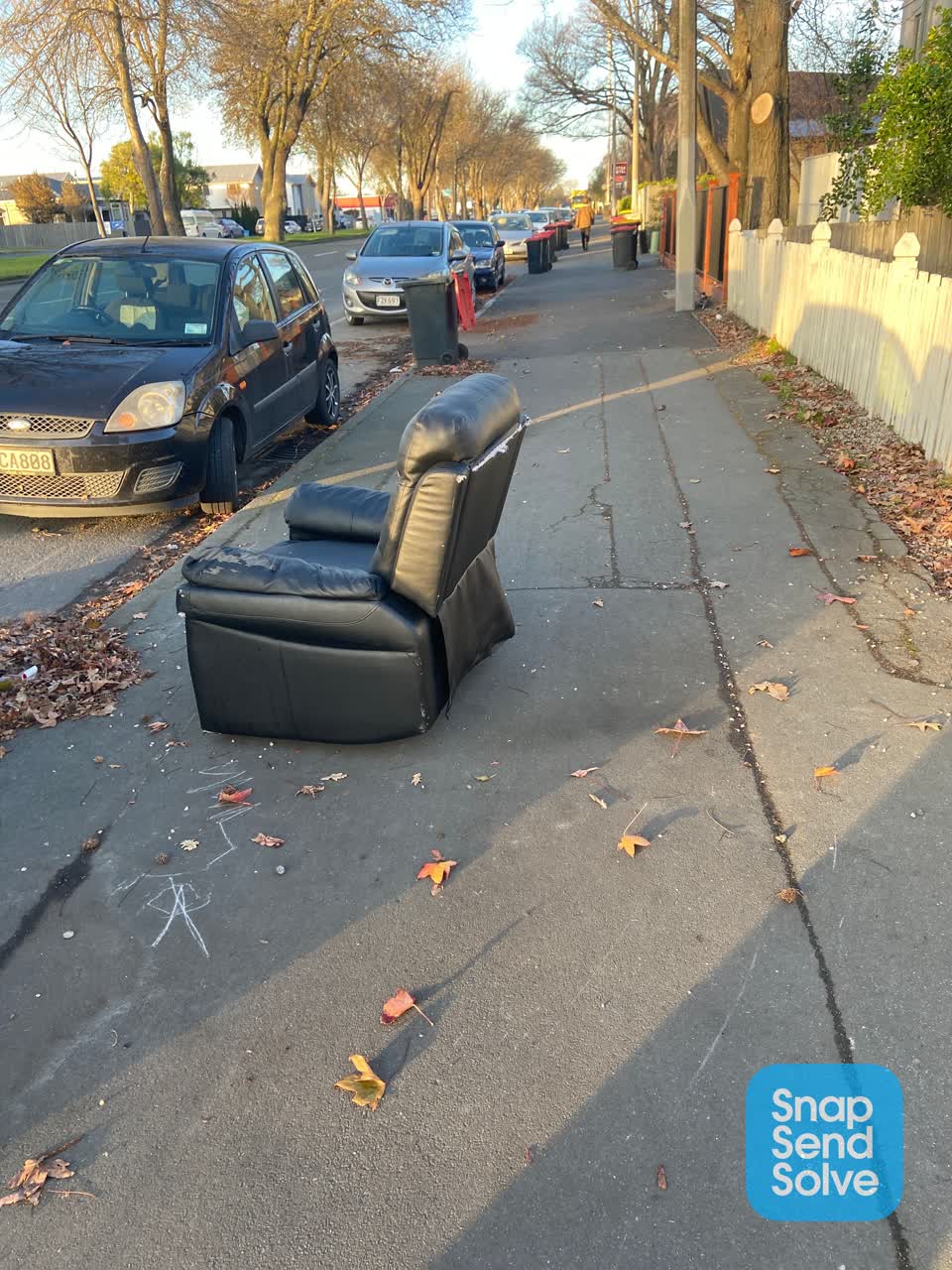 The photograph attached to this rubbish/recycling report