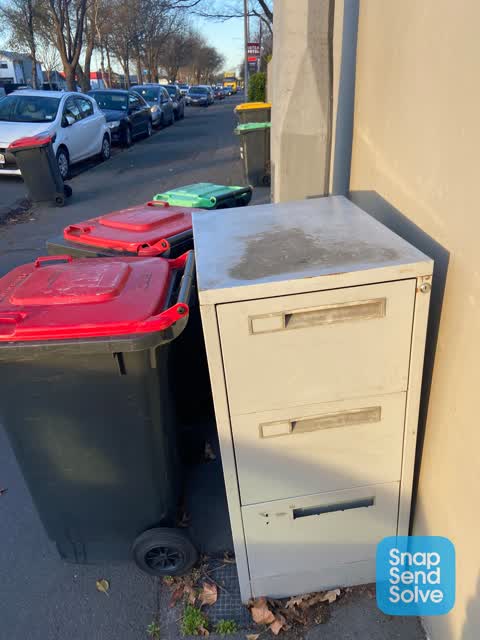 Rubbish/Recycling, a report photo