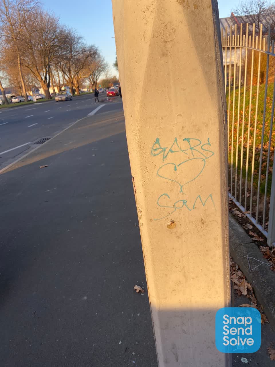 The photograph attached to this graffiti report