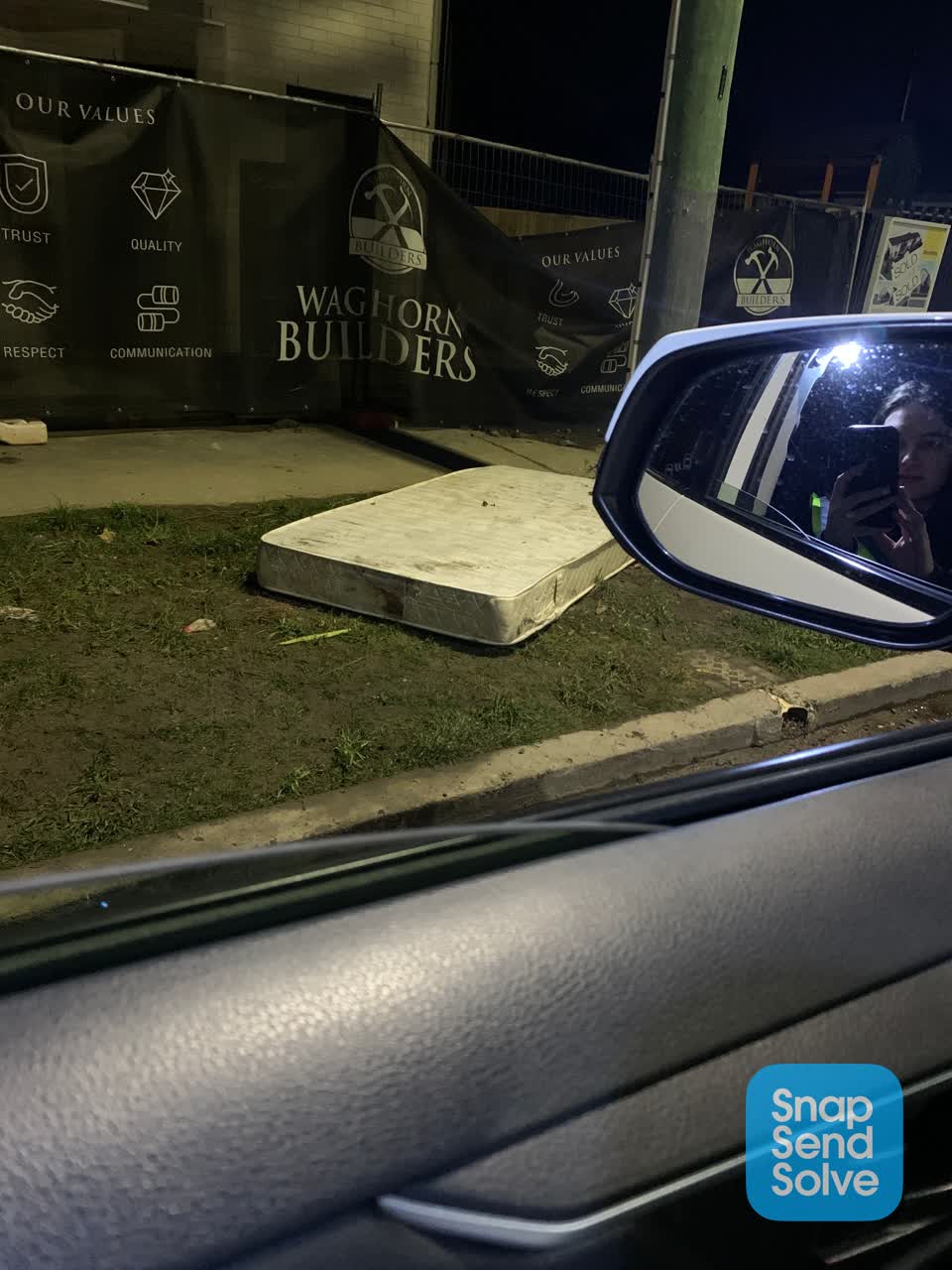 The photograph attached to this rubbish/recycling report