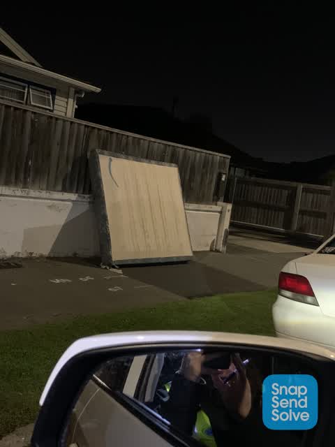 Rubbish/Recycling, a report photo
