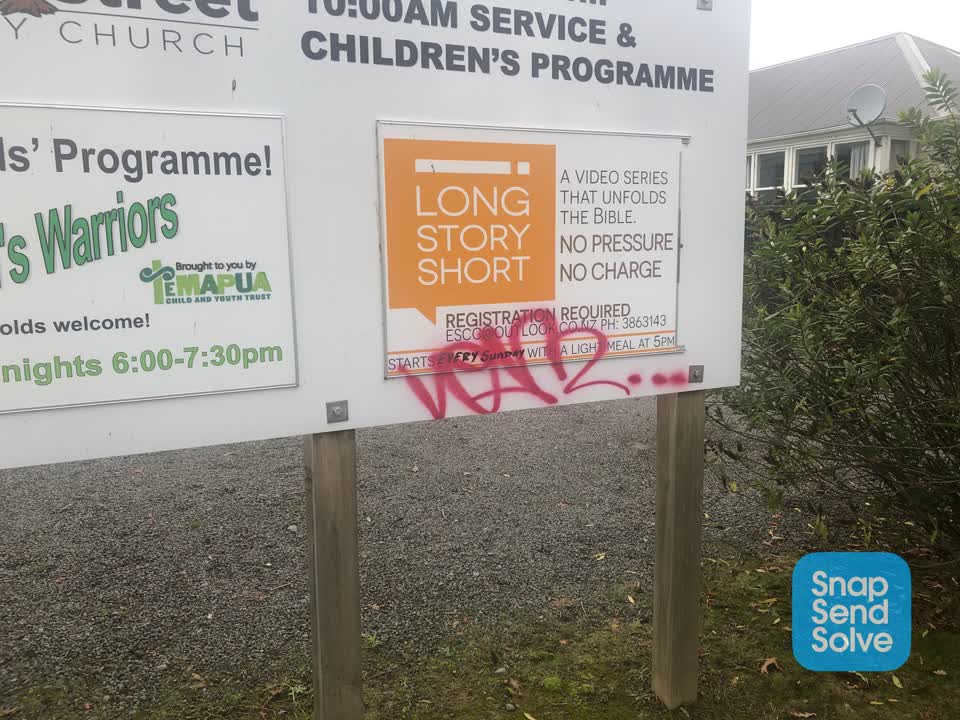 The photograph attached to this graffiti report