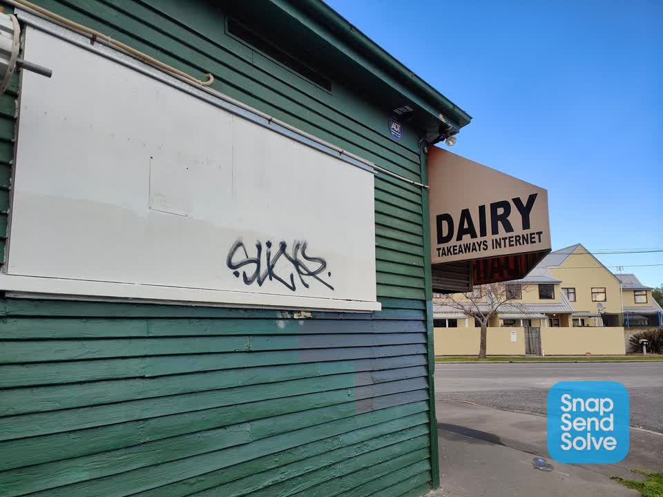 The photograph attached to this graffiti report