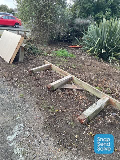 Rubbish/Recycling, a report photo
