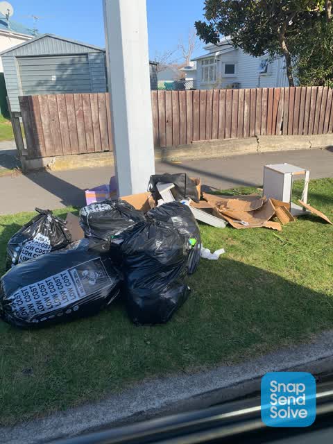 Rubbish/Recycling, a report photo