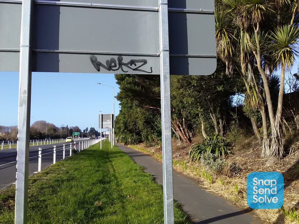 The photograph attached to this graffiti report
