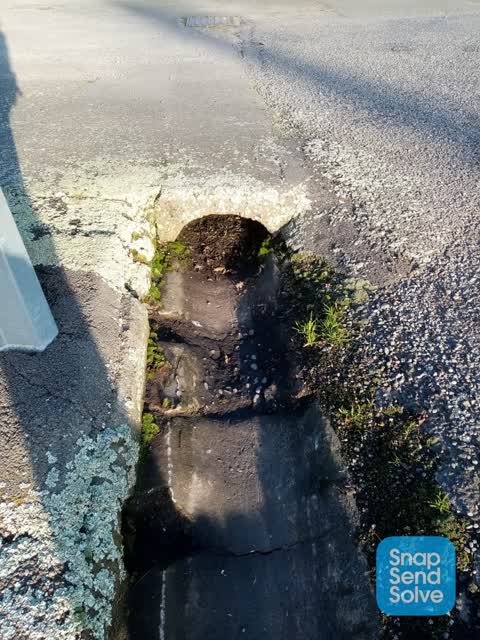Roading/Streets, a report photo