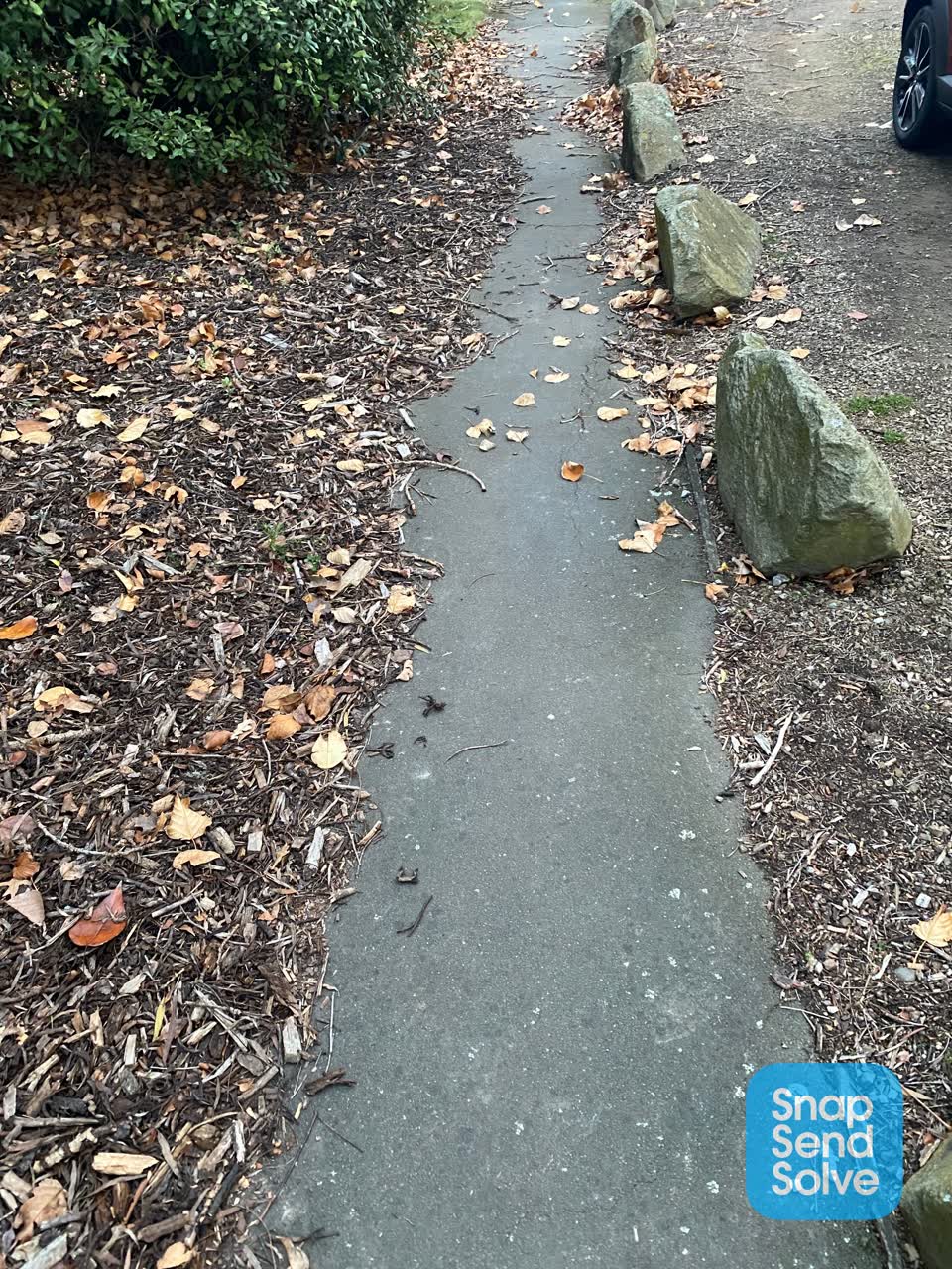 The photograph attached to this roading/streets report