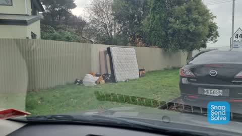 Rubbish/Recycling, a report photo