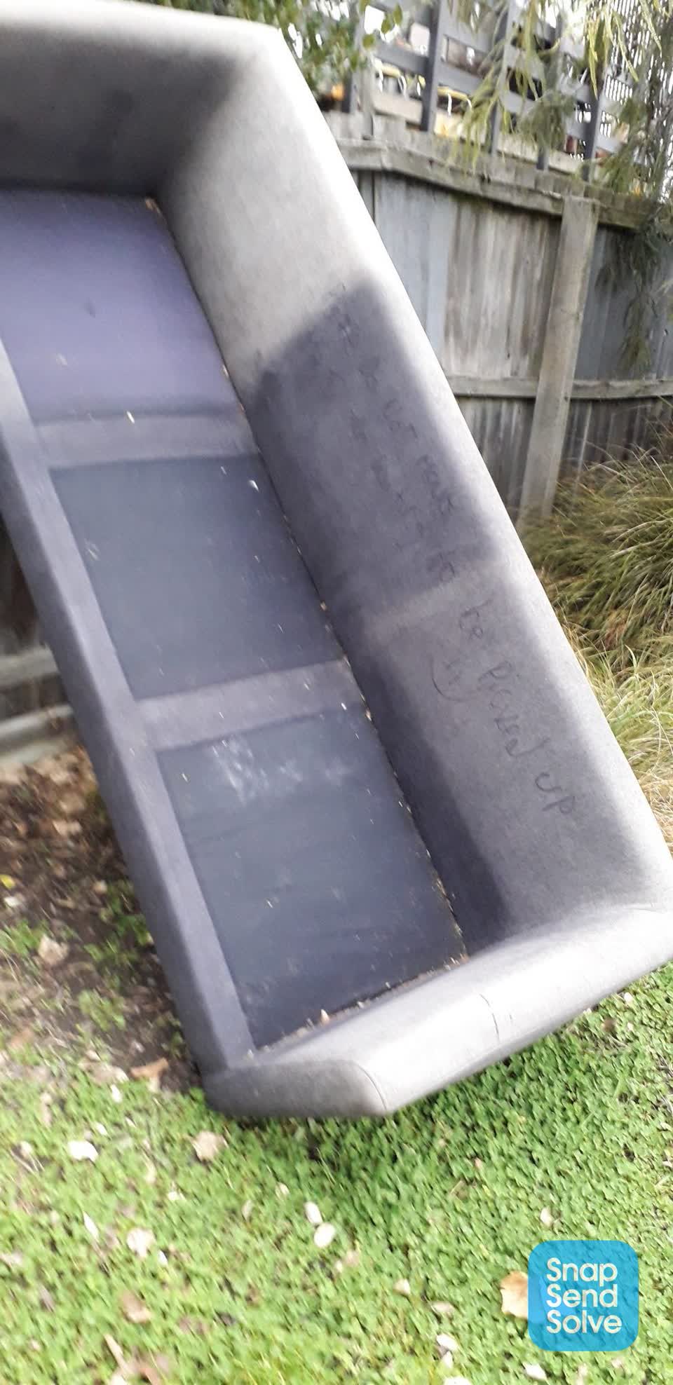 The photograph attached to this rubbish/recycling report