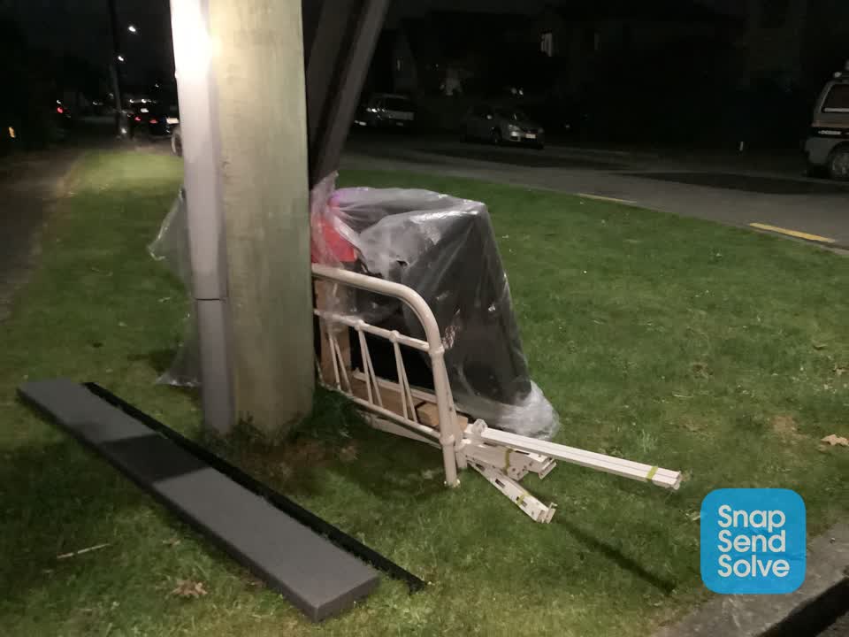 The photograph attached to this rubbish/recycling report