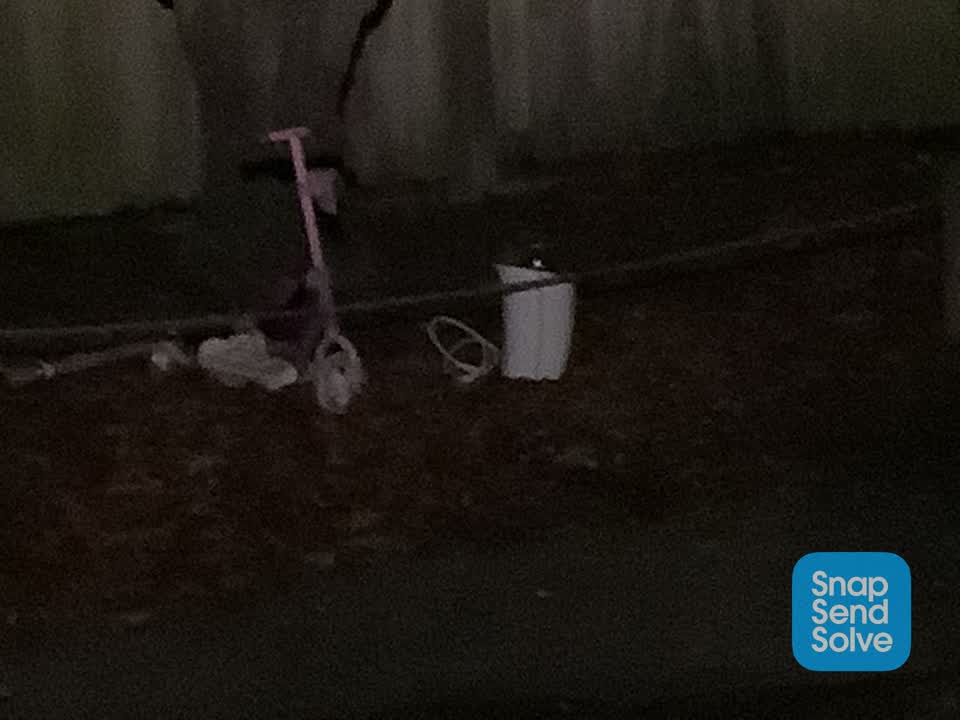 The photograph attached to this rubbish/recycling report