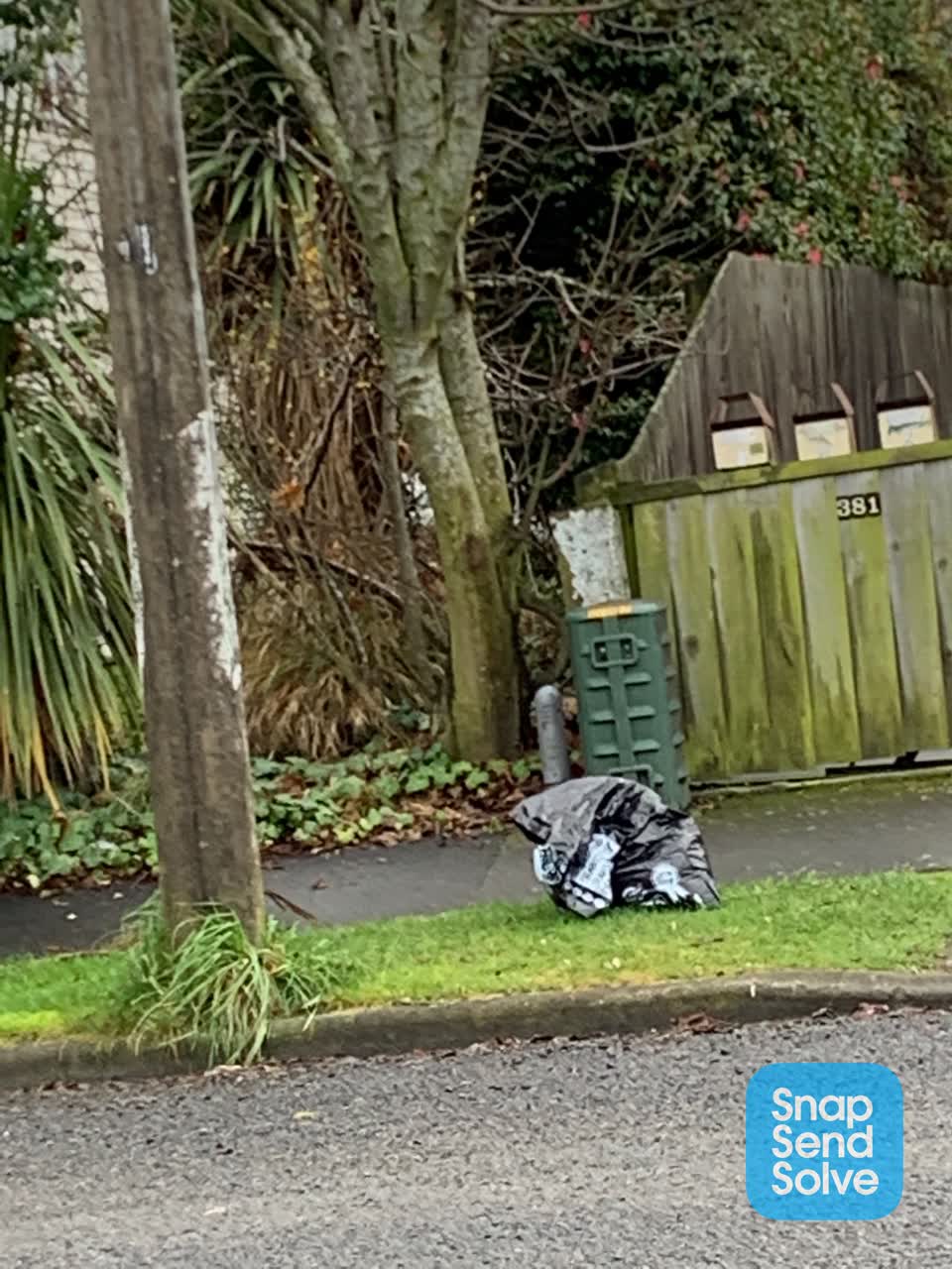 The photograph attached to this rubbish/recycling report
