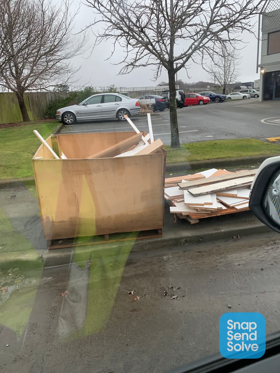 The photograph attached to this rubbish/recycling report