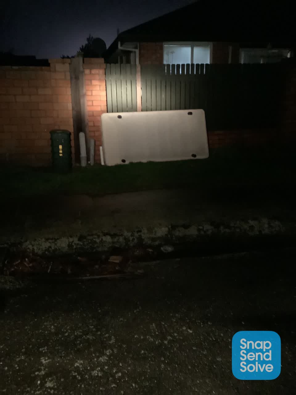 The photograph attached to this rubbish/recycling report